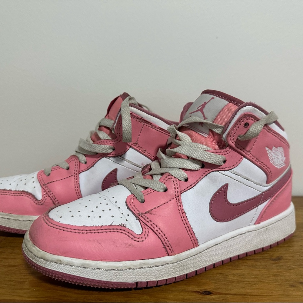 Jordan 1 mid Valentines 4.5y